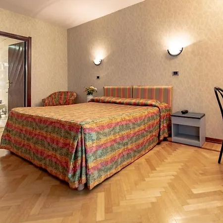 Pian Nava Hotell
